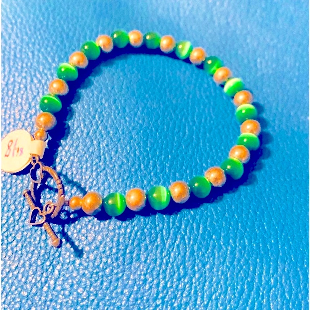 Sexy, cool boho beaded bracelet w/ heart toggle fasten